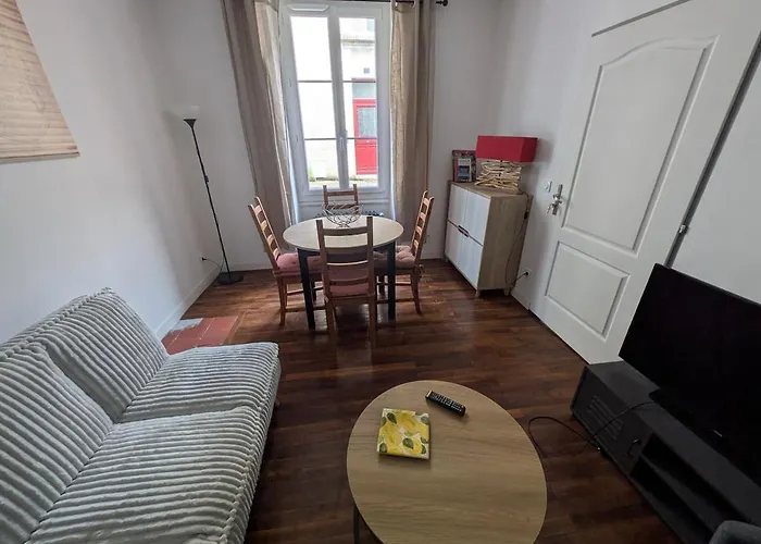 Townhouse In Center